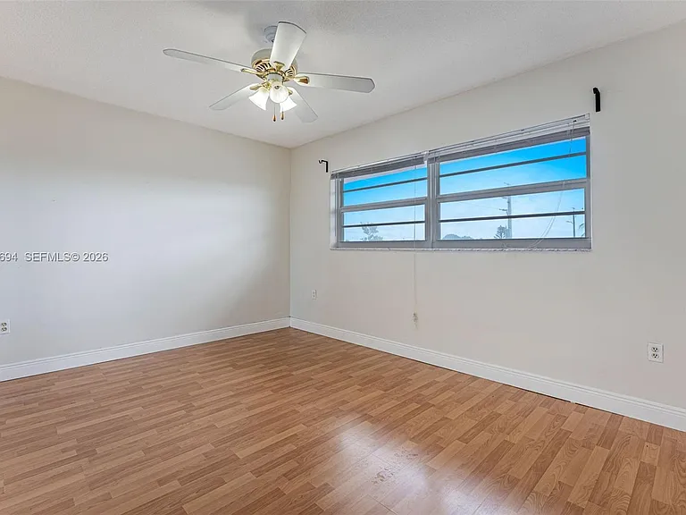 1100 W 35th St #23 — Photo 14