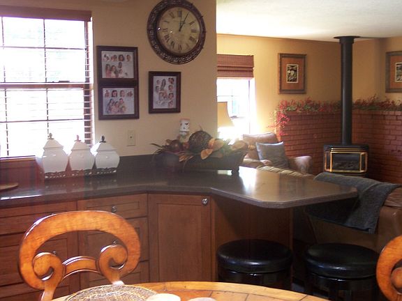 4th image of 10 N Fairway Dr E