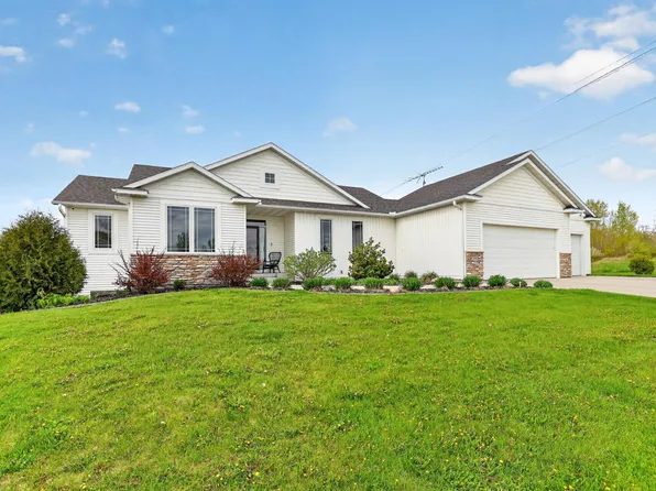 851 Willowmere Dr, Zumbrota, MN 55992