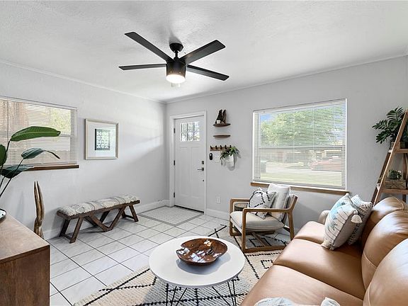 4th image of 1025 Dowd Ave