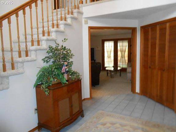 3rd image of 15603 SE Meadow Park Dr