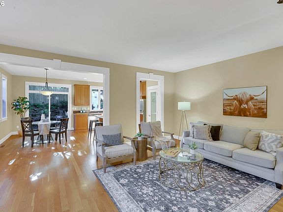 5th image of 3607 NE 10th Ave