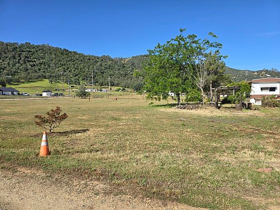 4th image of 28882 Burrough Valley Rd