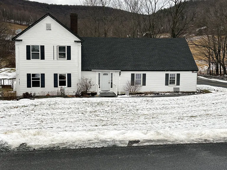 537 Green Hollow Rd — Photo 2