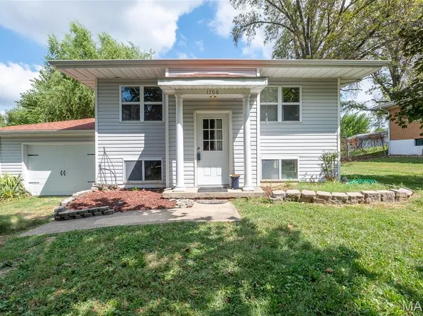 1706 W Washington St, O'Fallon, IL 62269