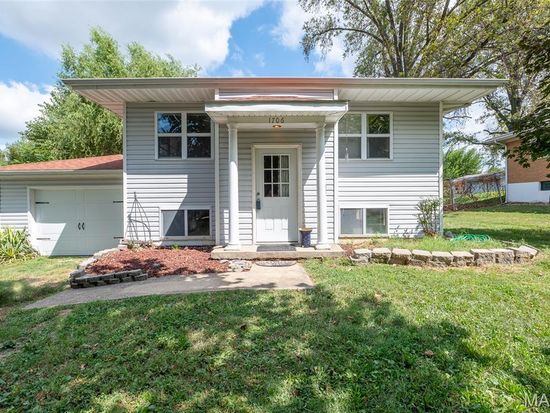 1706 W Washington St, O'Fallon, IL 62269