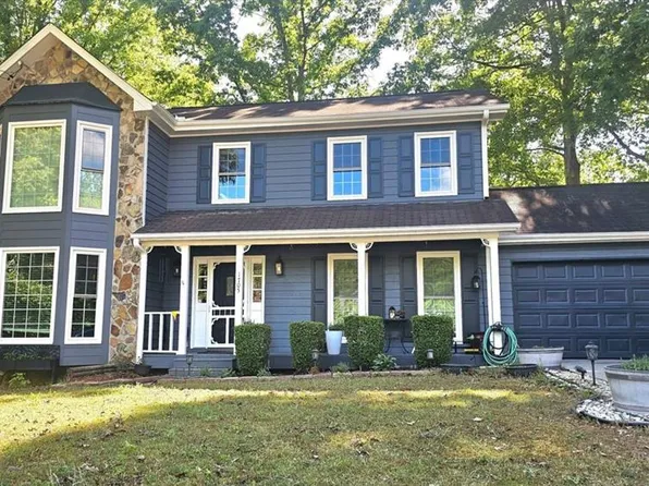 1705 Rambling Woods Dr, Lawrenceville, GA 30043