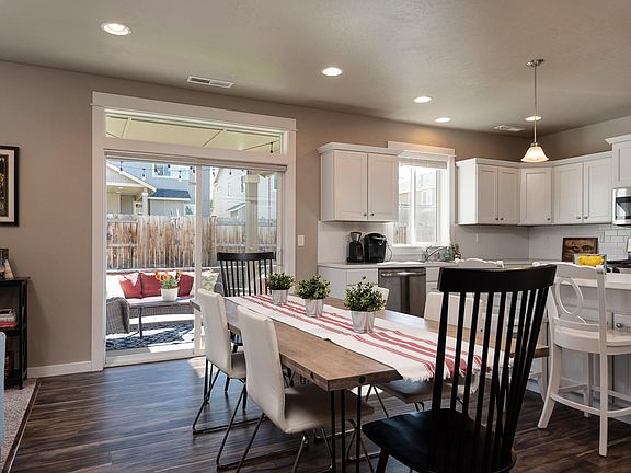 5th image of 20365 Elaine Ln