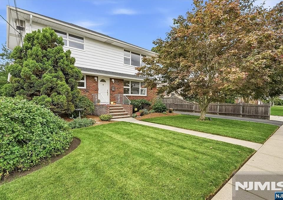 1st image of 261 Gaston Avenue