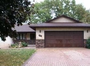 4416 Churchill St N, Shoreview, MN 55126