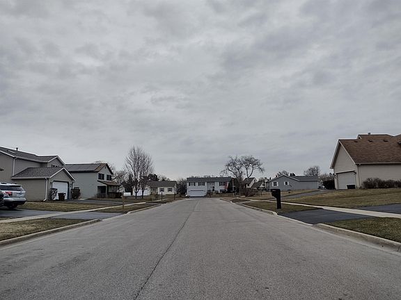 4th image of 708 Robert Dr
