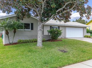 6750 106th St, Seminole, FL 33772