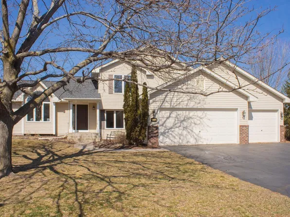 8712 Valley View Pl, Chanhassen, MN 55317