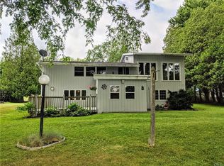 25 Camp Rd, Phoenix, NY 13135