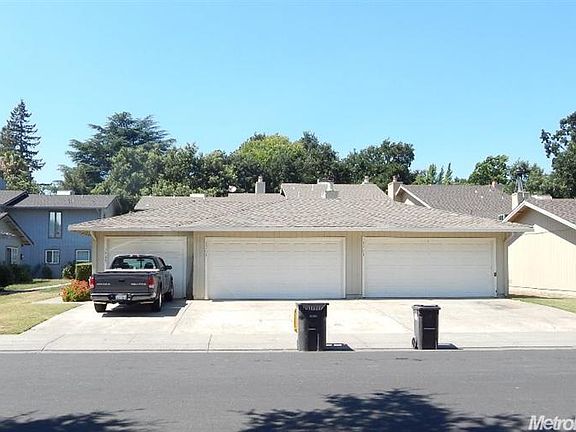 3rd image of 1701 Blackoak Dr