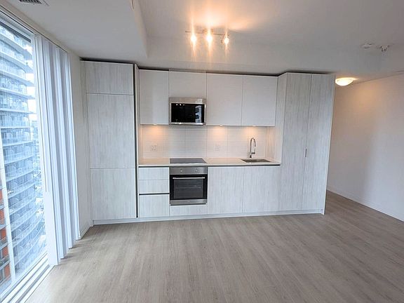 3rd image of 28 Widmer St #3628