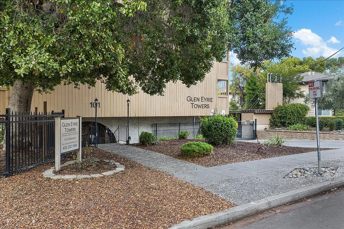 Building Photo - 101 Glen Eyrie Avenue