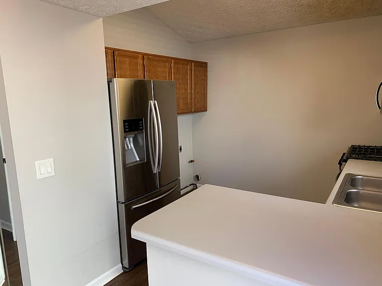 1342 Yorkshire Ln — Photo 4