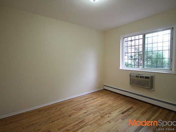 3rd image of 3252 38th St APT 1F