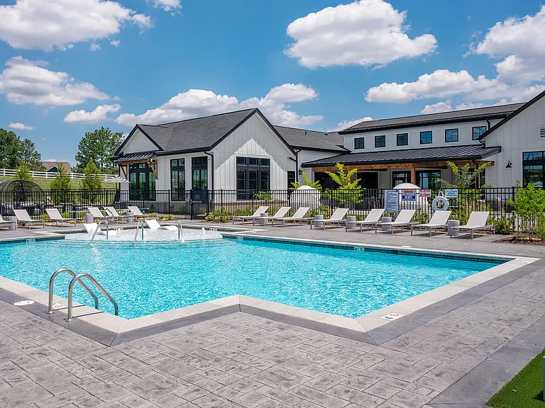 Echelon at Charlotte Resort-Style Pool