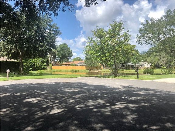 2nd image of 15921 Country Farm Pl