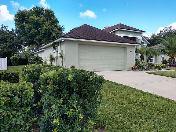 Deep front yard.