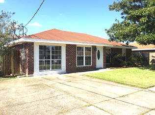 2701 Cardinal Dr, Marrero, LA 70072