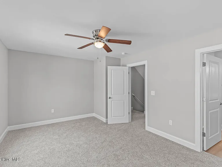 327 Starfish Ln — Photo 22