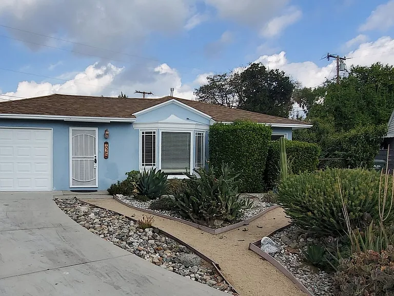 625 W Leeside St — Photo 2