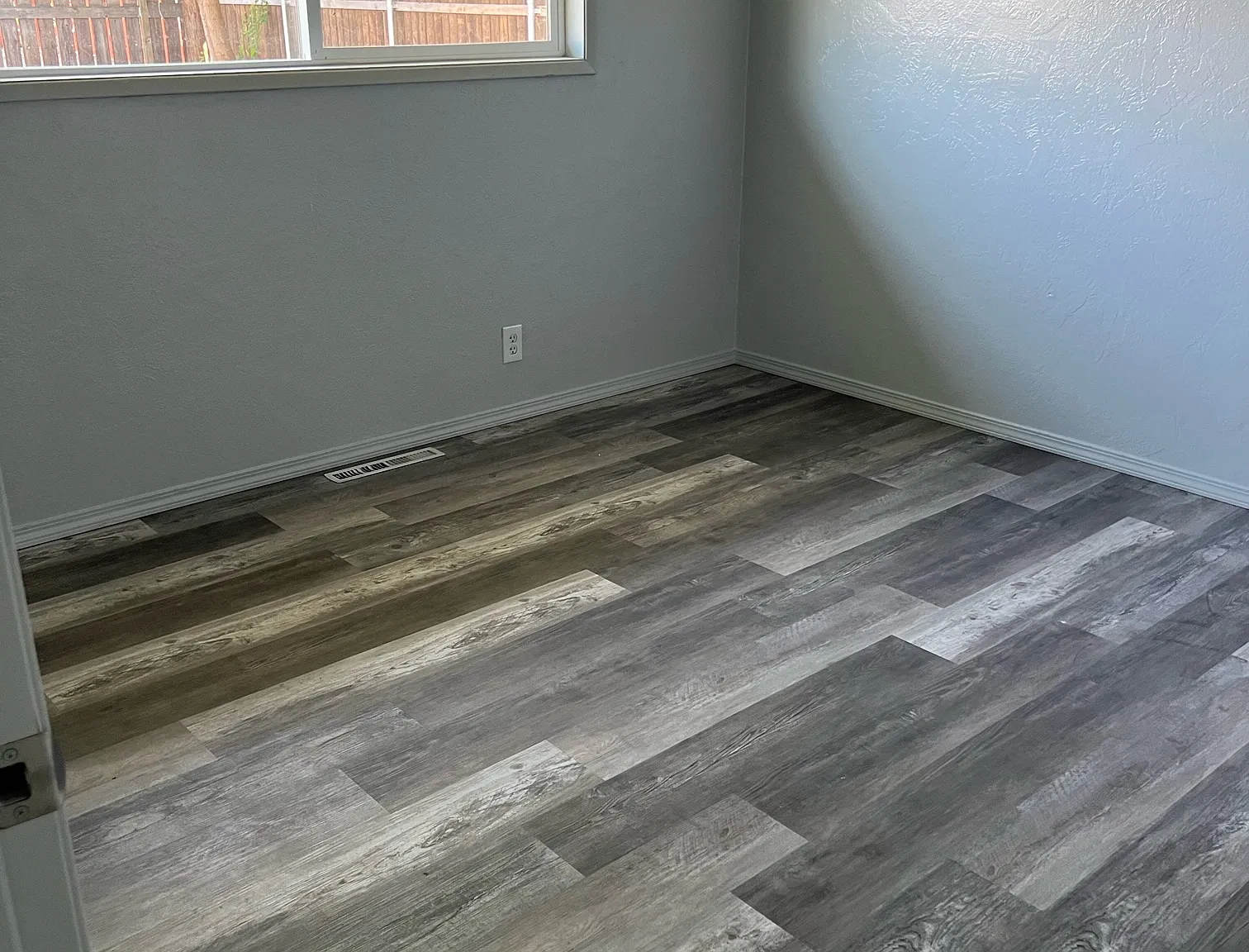 3 bed, 2.5 bath, 1368 sqft, $2,300 — Photo 4