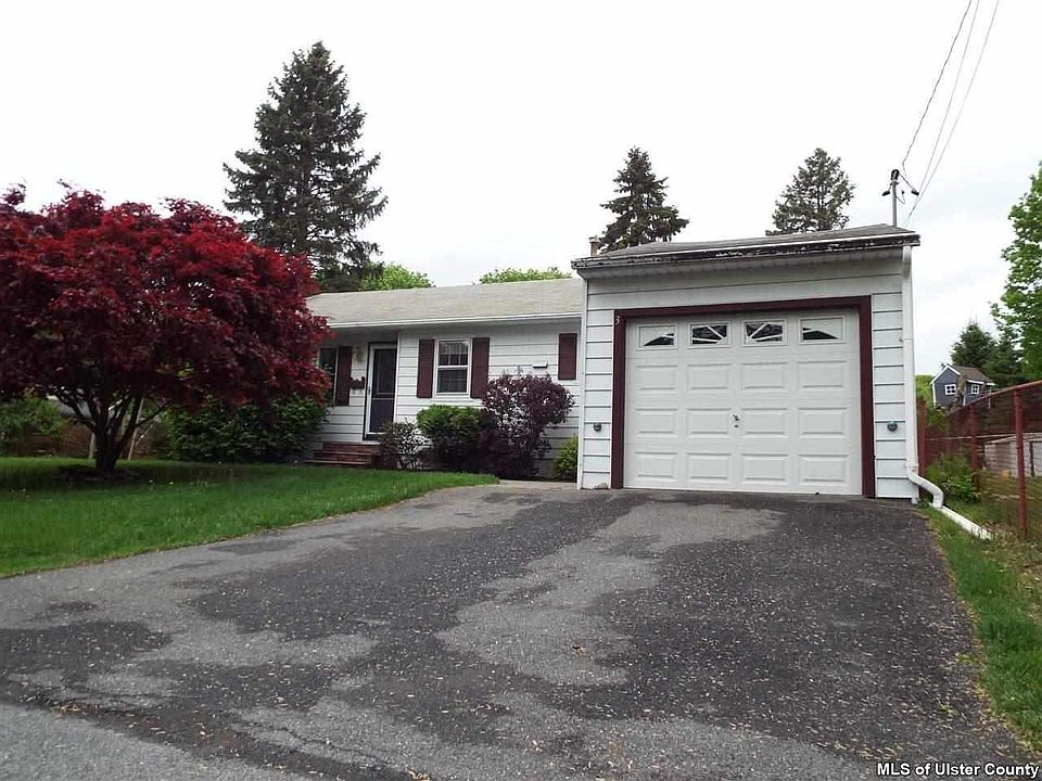 1st image of 3 Rose Ln