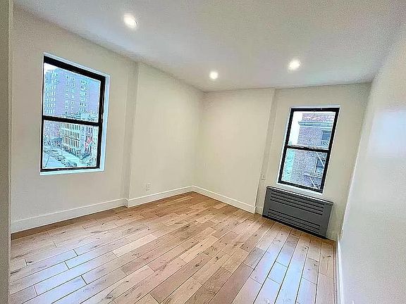 3rd image of 361 E 50th St APT 3B