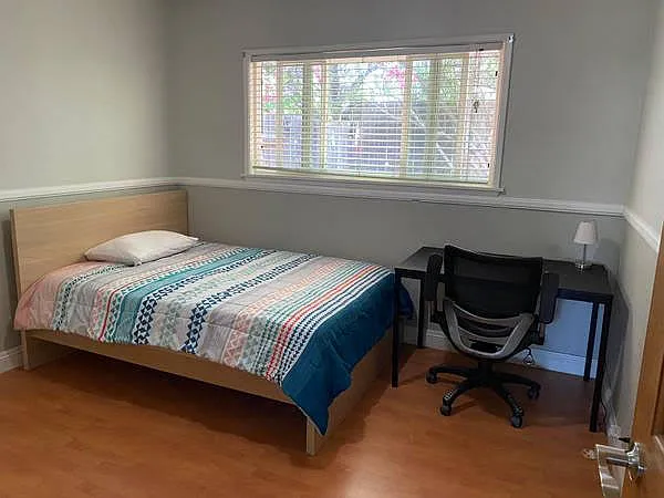 117 E Campus View Dr