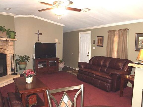 5th image of 1427 Hickory Hills Dr