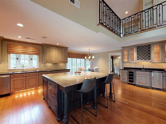 5th image of 6398 Kirby Oaks Dr