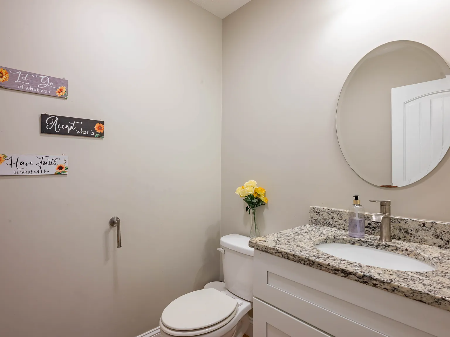 2 bed, 1925 sqft, $4,000 — Photo 3