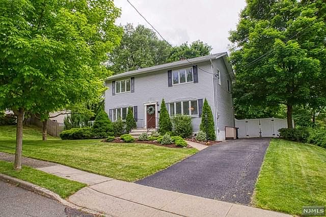 1st image of 39 Clayton St