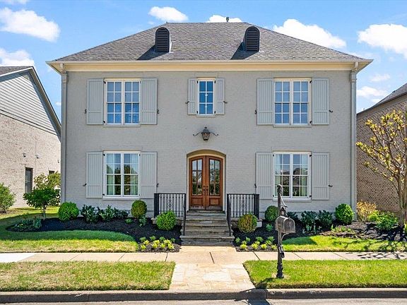 2nd image of 1824 Wellsley Dr