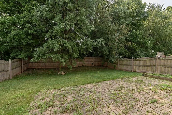 1943 Dutch Elm Dr — Photo 25