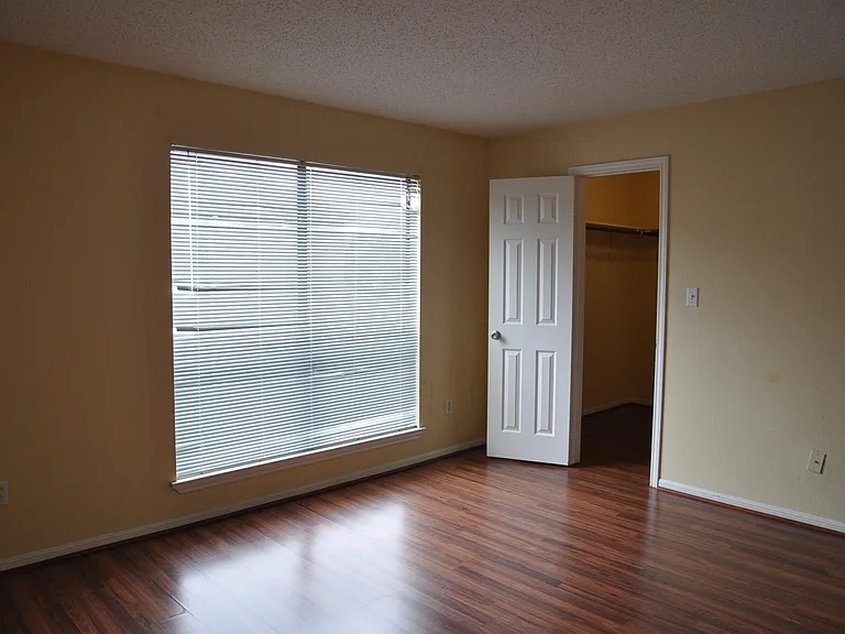 3754 Tanglewilde St #C16 — Photo 18