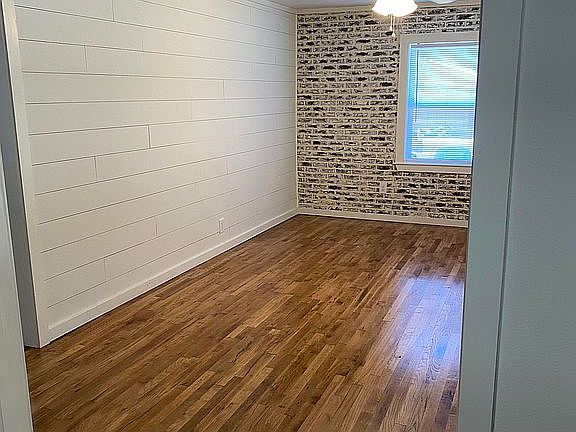 4th image of 5111 N Fm 312