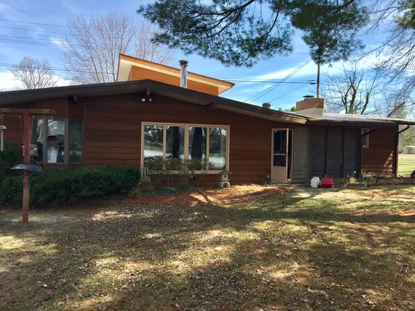 6145 Mabley Hill Rd, Fenton, MI 48430