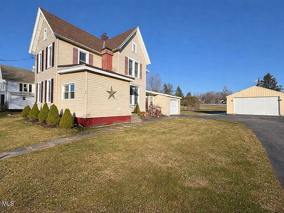 3rd image of 124 Auriesville Road
