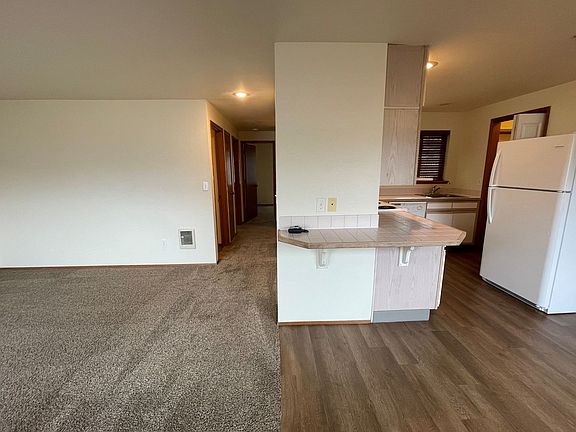 2nd image of 206 River Park Ave Unit D