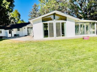 7490 Lakeside Dr, Reno, NV 89511