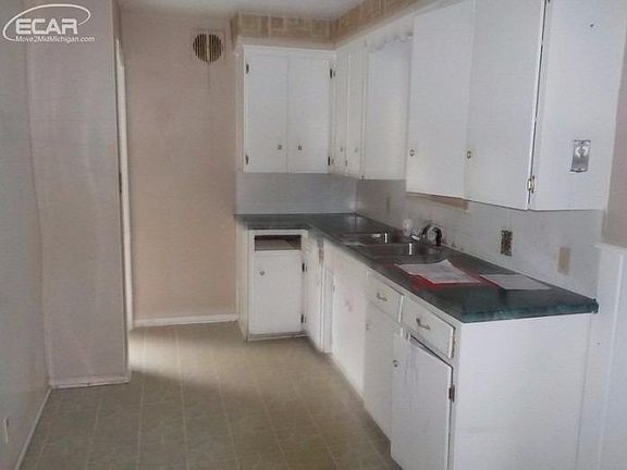 2nd image of 4817 Cloverlawn Dr