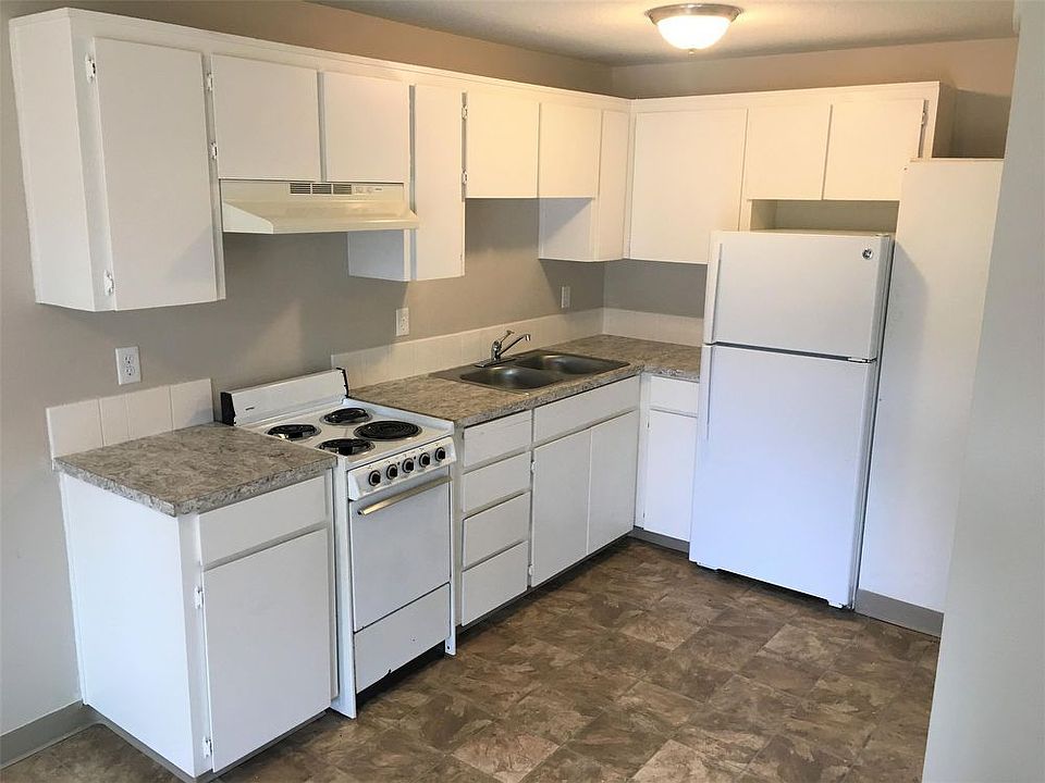 1st image of 221 SE 12th Ave APT 11