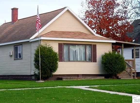 2nd image of 412 11th Ave E