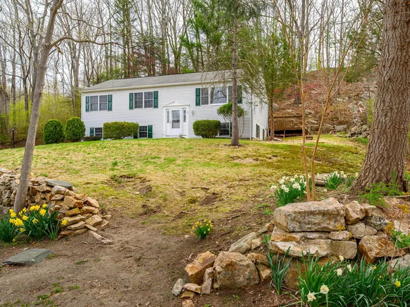 23 Oak Grove Road, Brookfield, CT 06804