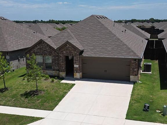 5th image of 2910 Drury Ln